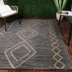 Hampton Bay Edwin Dark Brown 5 ft. x 7 ft. Diamond Flatweave Indoor/Outdoor Area Rug -Hampton Bay Shop dark brown hampton bay outdoor rugs 3010707 e1 1000